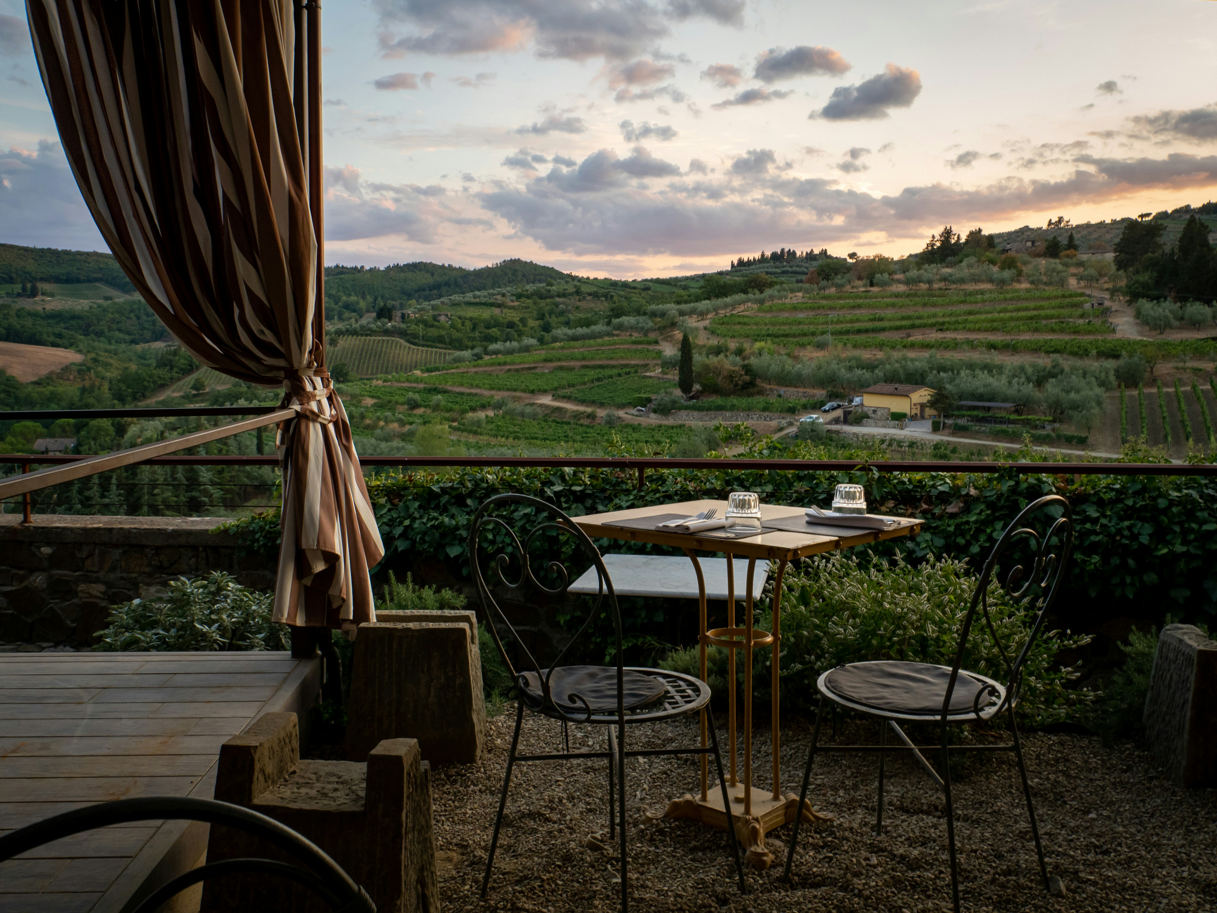 Terrasse et paysage paisible pour un séjour au calme
