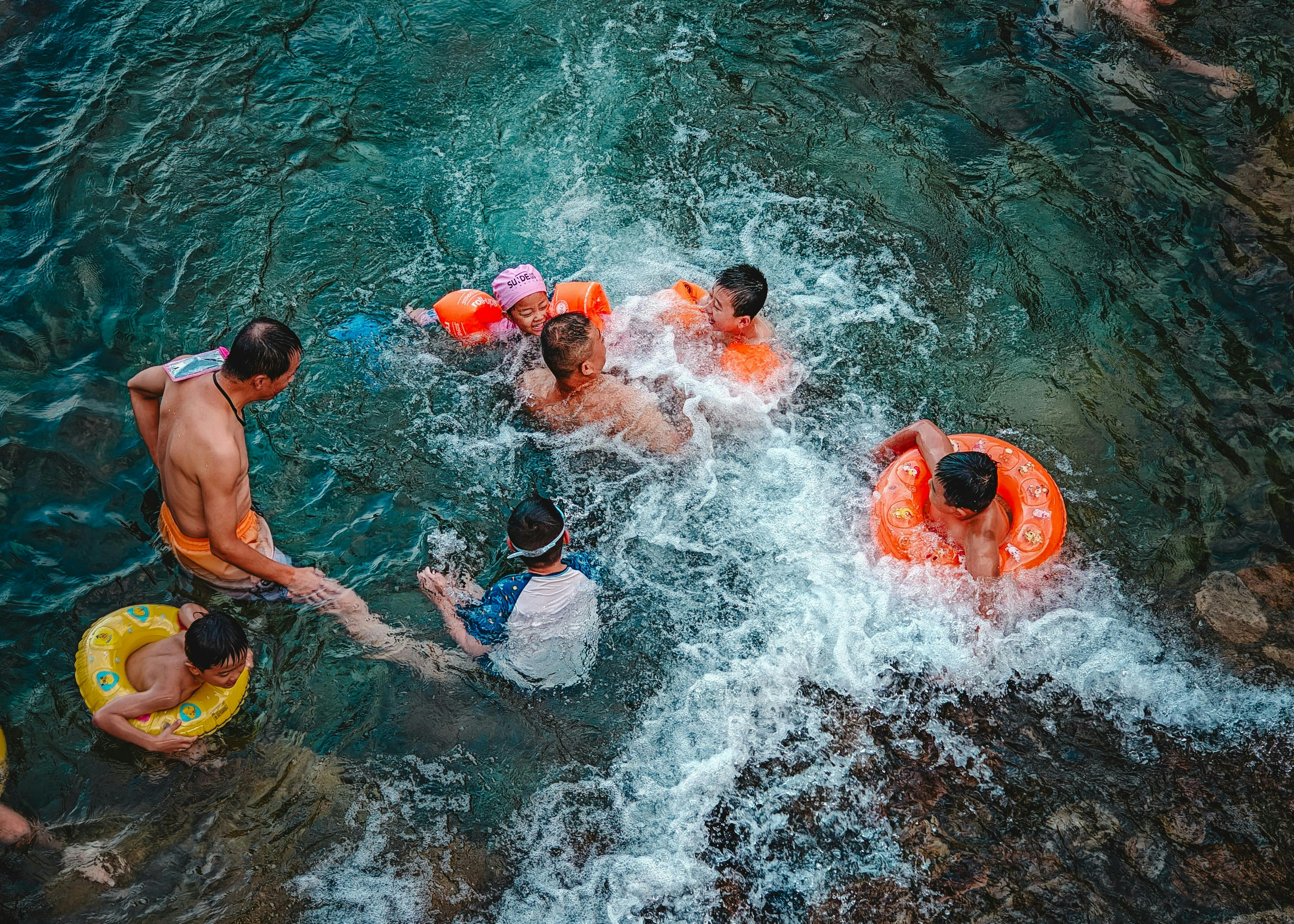 Activités en famille dans la nature auvergnate